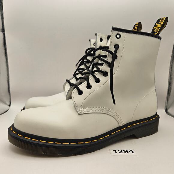 DR. MARTENS MEN'S 11 1460 8 EYES SMOOTH WHITE BOOTS 11822 - Picture 1 of 7